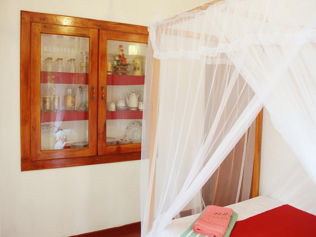 Desitha Family House Hotel Mirissa Exterior photo